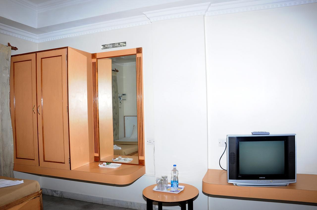 Hotel Annamalai Tiruchirappalli Екстер'єр фото