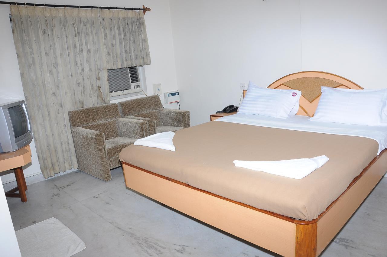 Hotel Annamalai Tiruchirappalli Екстер'єр фото